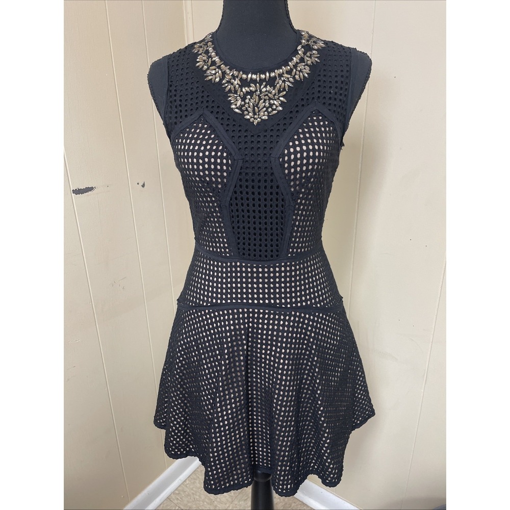 BCBG MAXAZRIA Black Serina Sleeveless Eyelet Cocktail Dress Size 0 Gothic Glam